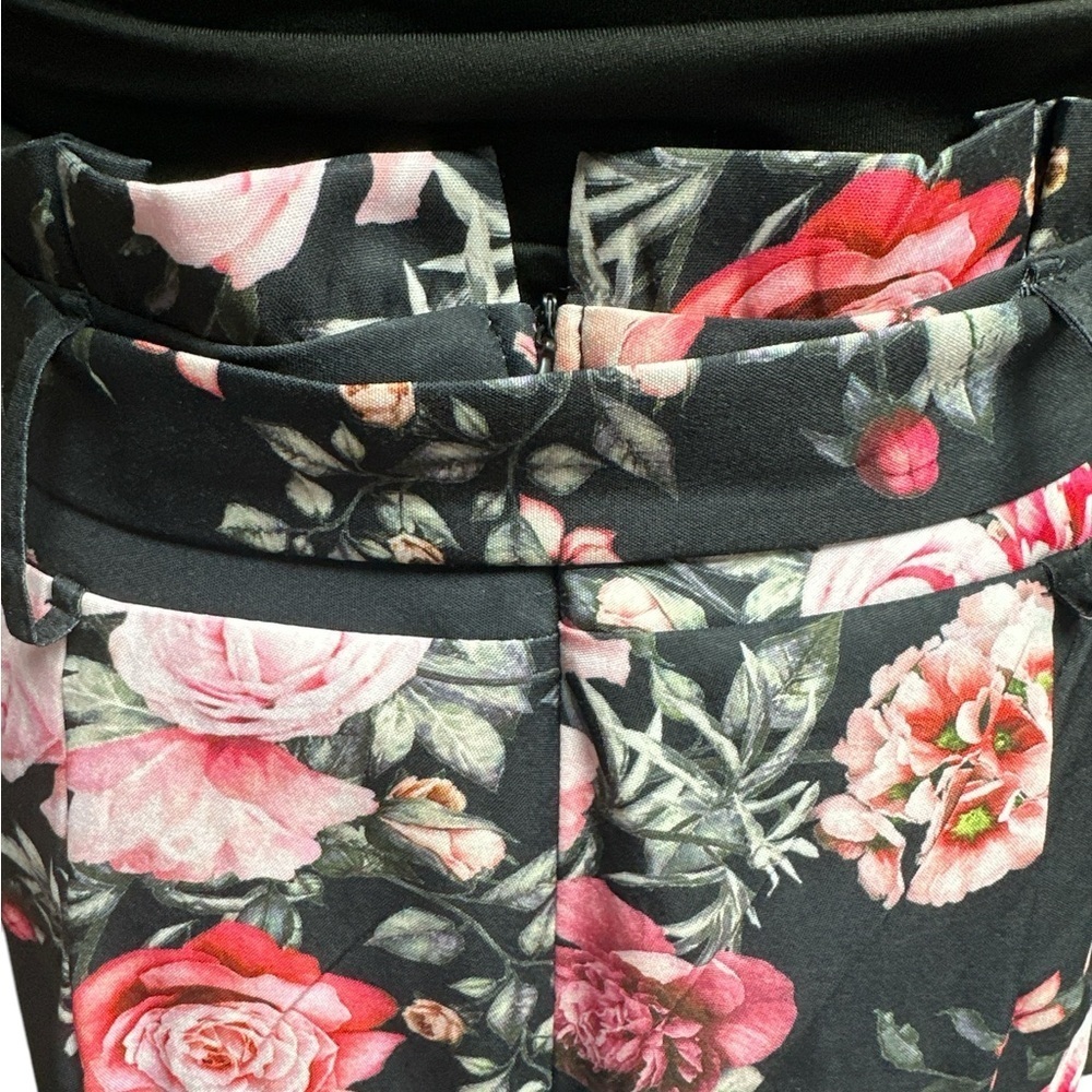 Chic Me (Shein Brand) - New in Bag 2 pc Floral Black Women's Short & Top Set - Picture 4 of 4